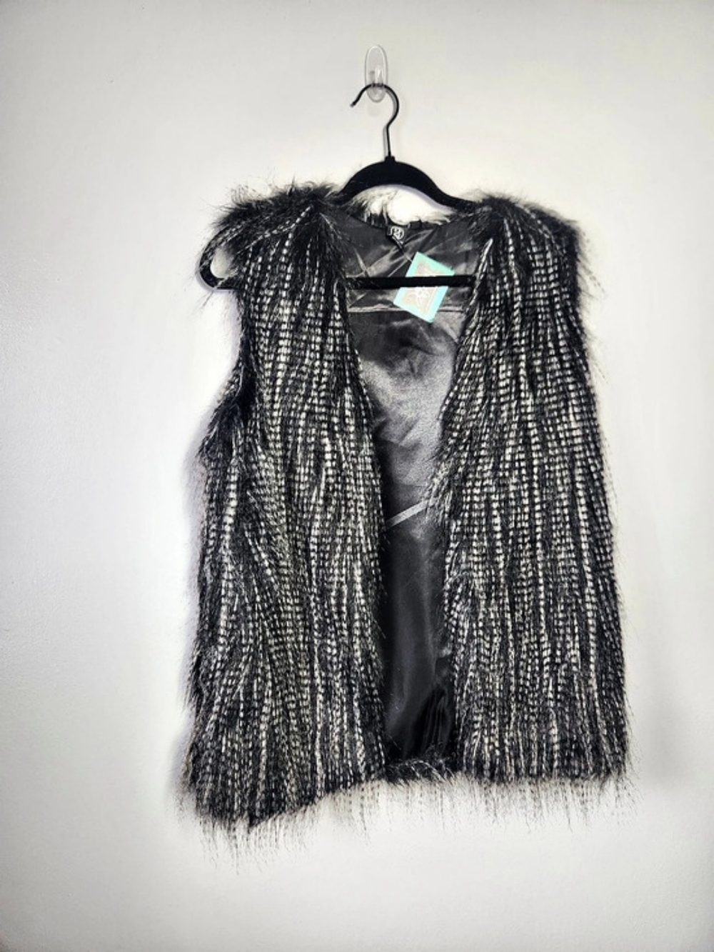 2 Chic Faux Fur Open Front Sleeveless Vest Shacket Gray Black Frosted Size S/M